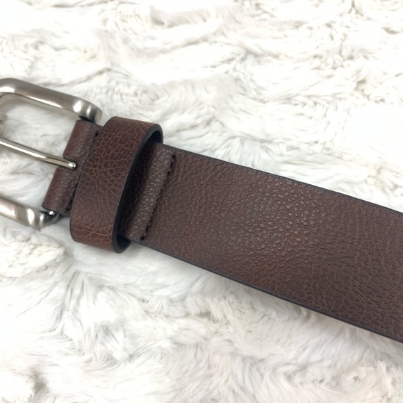 ⭐️3/$15⭐️ Bass Brown Genuine Leather Belt size Med - Picture 3 of 6